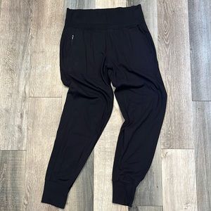Athleta Venice Jogger 🖤